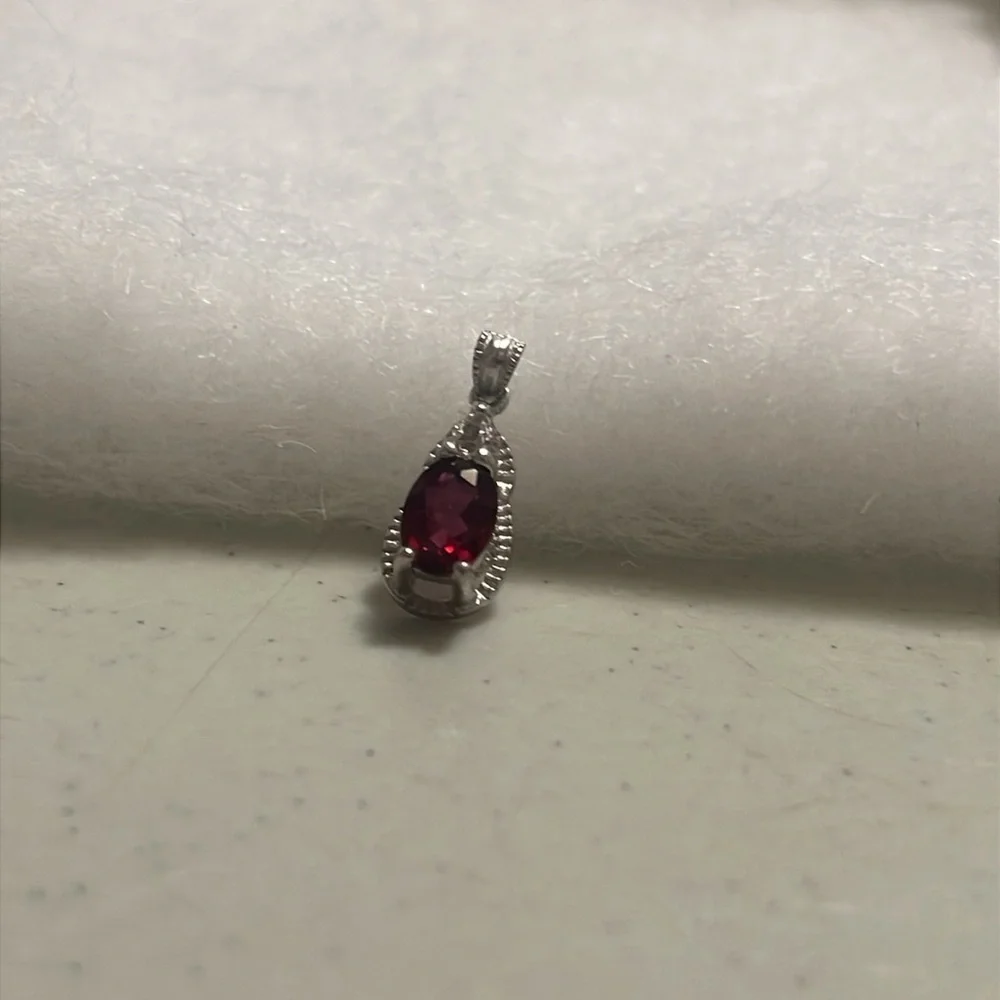 Elegant Sterling Silver 925 rj signed gemstone Pendant